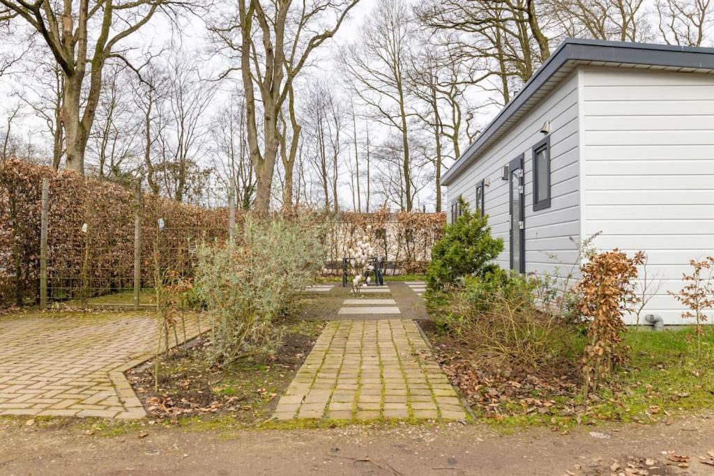 Gezellig Modern Chalet Midden Op De Veluwe Епе Екстериор снимка